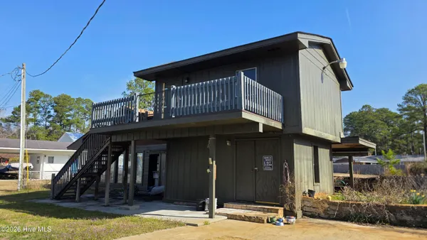 $425,000 | 1136 White Lake Drive, Elizabethtown, NC 28337