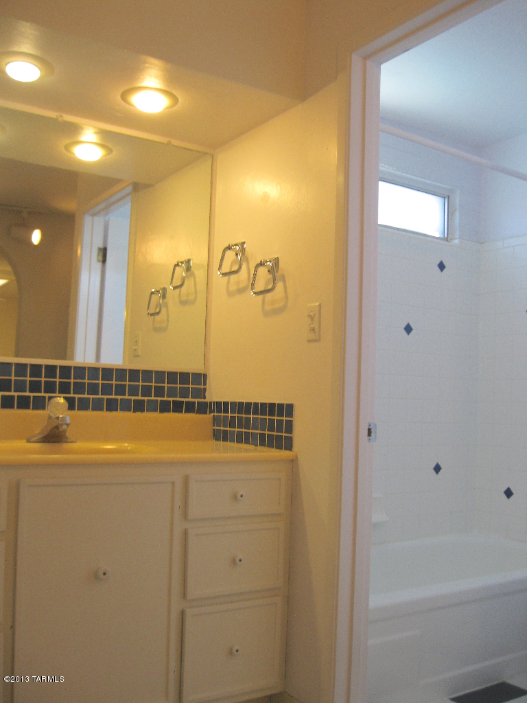 4526 East Fort Lowell Road Tucson, AZ 85712 - Photo 18 of 32 Gallery Image 18