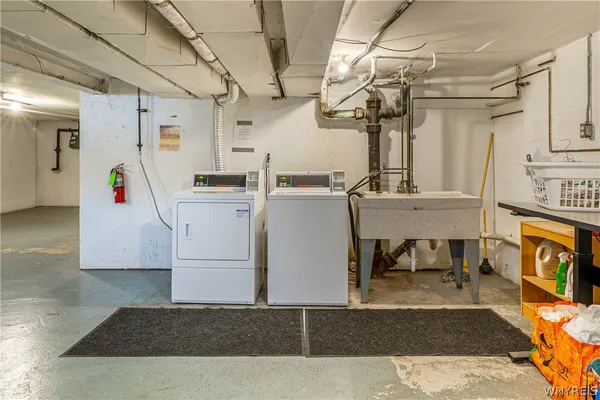 $179,900 | 90 Old Lyme Drive, Unit 6, Amherst, NY 14221