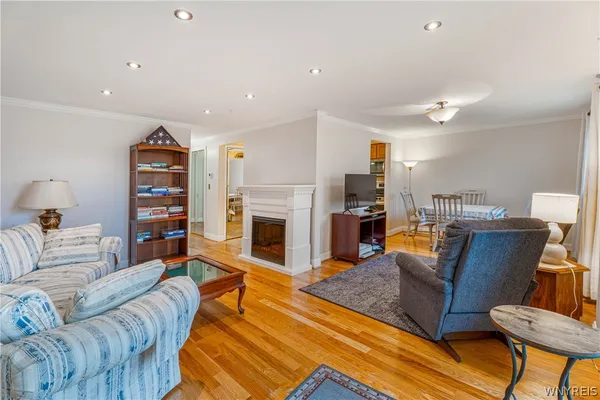 $179,900 | 90 Old Lyme Drive, Unit 6, Amherst, NY 14221