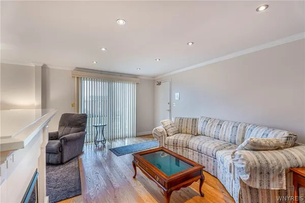 $179,900 | 90 Old Lyme Drive, Unit 6, Amherst, NY 14221