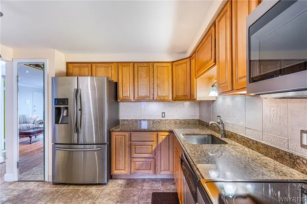 $179,900 | 90 Old Lyme Drive, Unit 6, Amherst, NY 14221