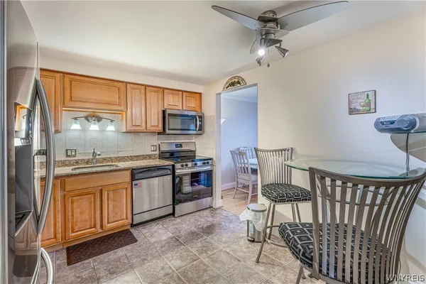 $179,900 | 90 Old Lyme Drive, Unit 6, Amherst, NY 14221