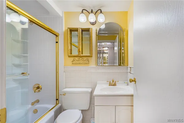 $179,900 | 90 Old Lyme Drive, Unit 6, Amherst, NY 14221