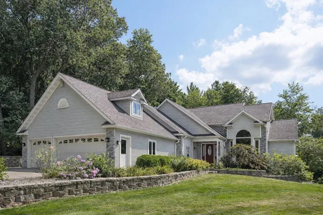 $599,900 | S2916 A Fairway, Reedsburg, WI 53959