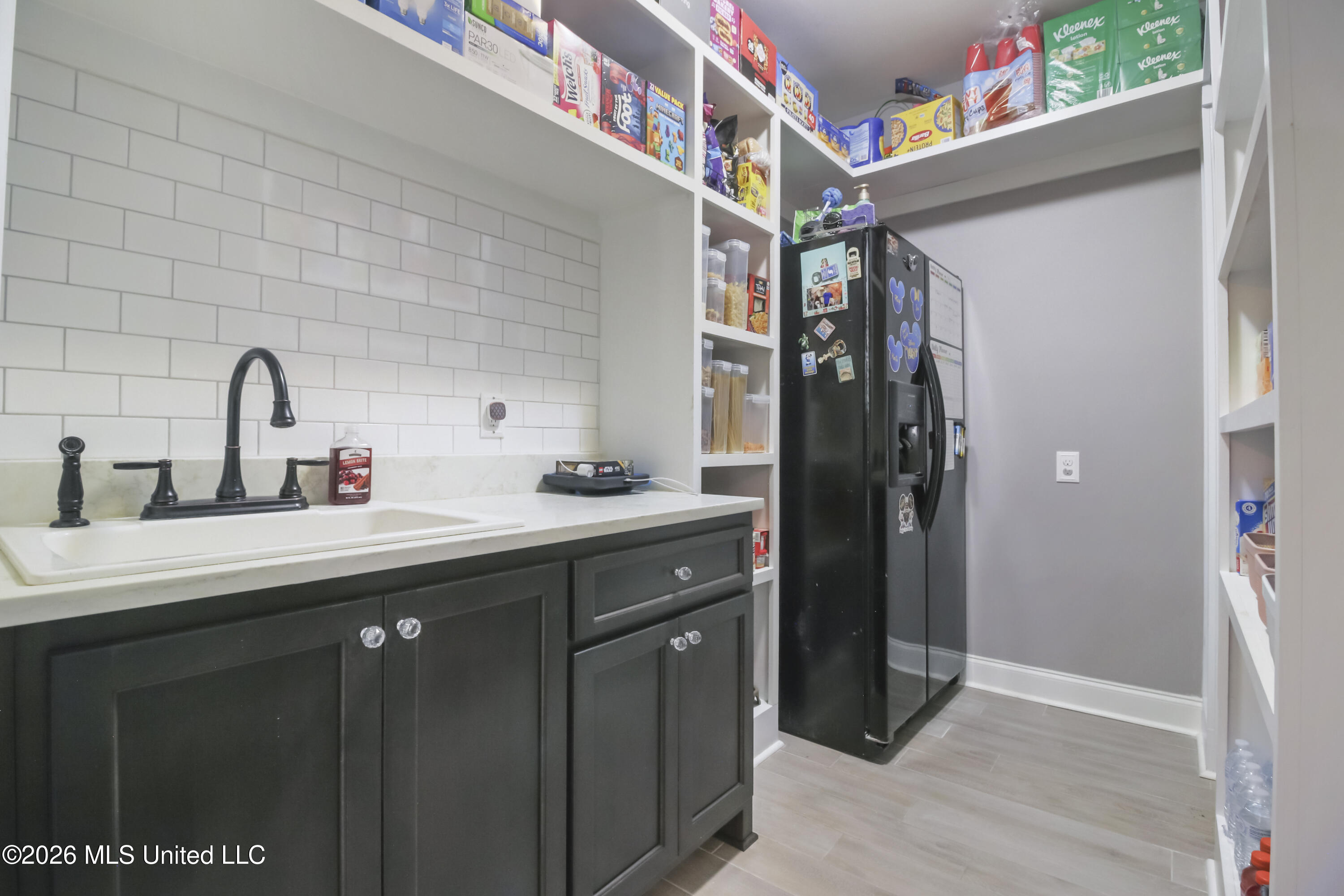 15548 Dobson Road D'Iberville, MS 39540 - Photo 20 of 55 Butler Pantry