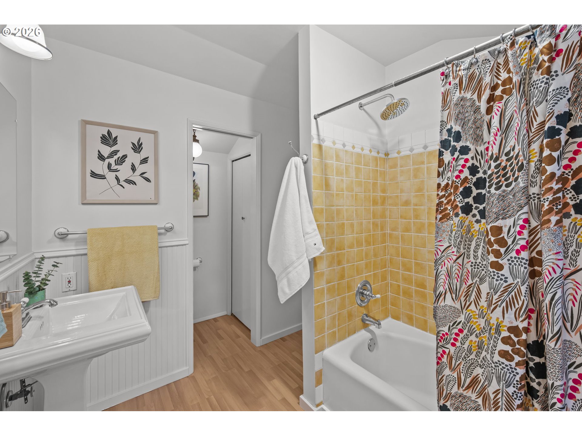 734 Southeast 69th Avenue Portland, OR 97215 - Photo 23 of 48 En Suite Bathroom