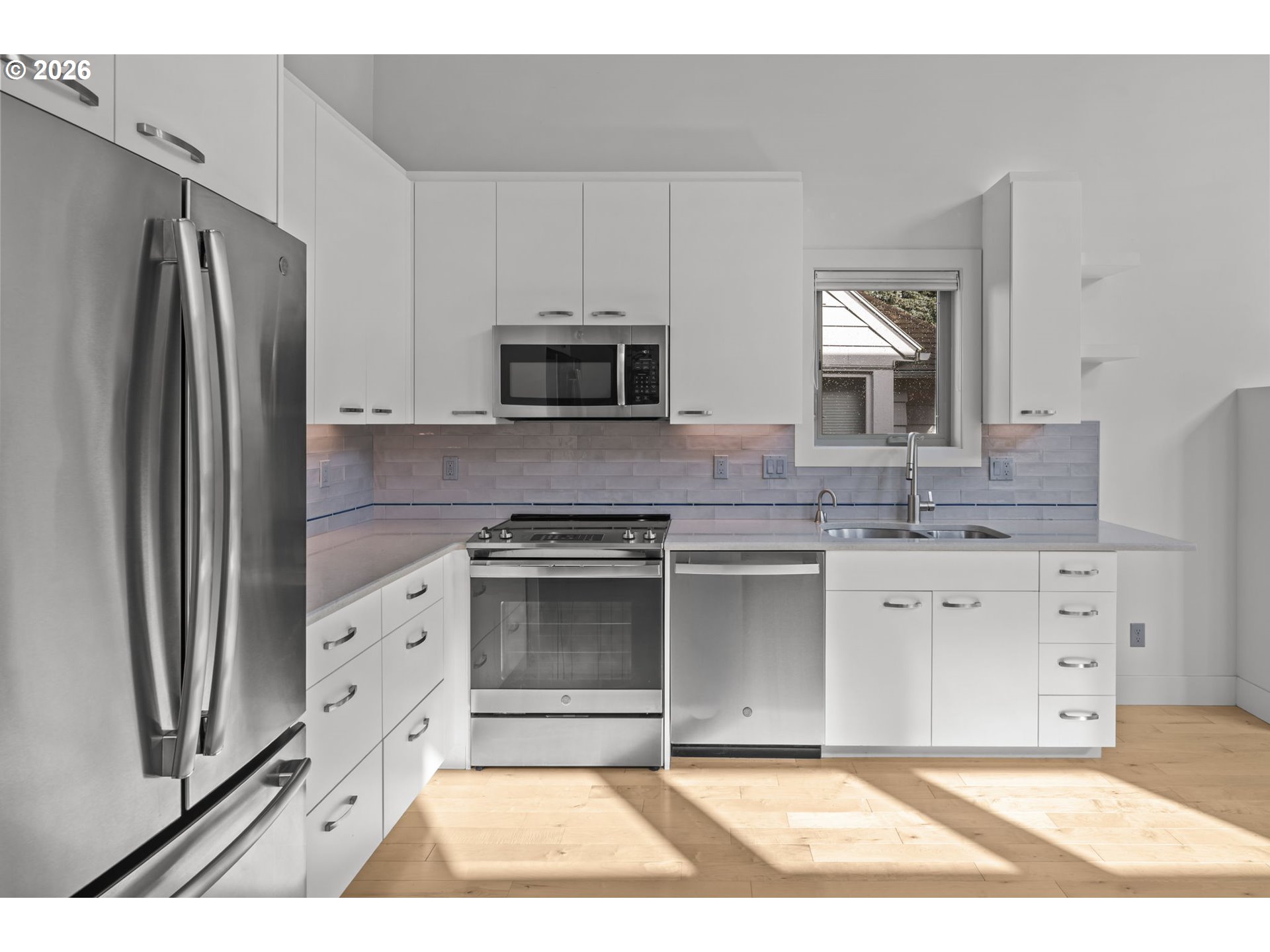 734 Southeast 69th Avenue Portland, OR 97215 - Photo 35 of 48 Kitchen