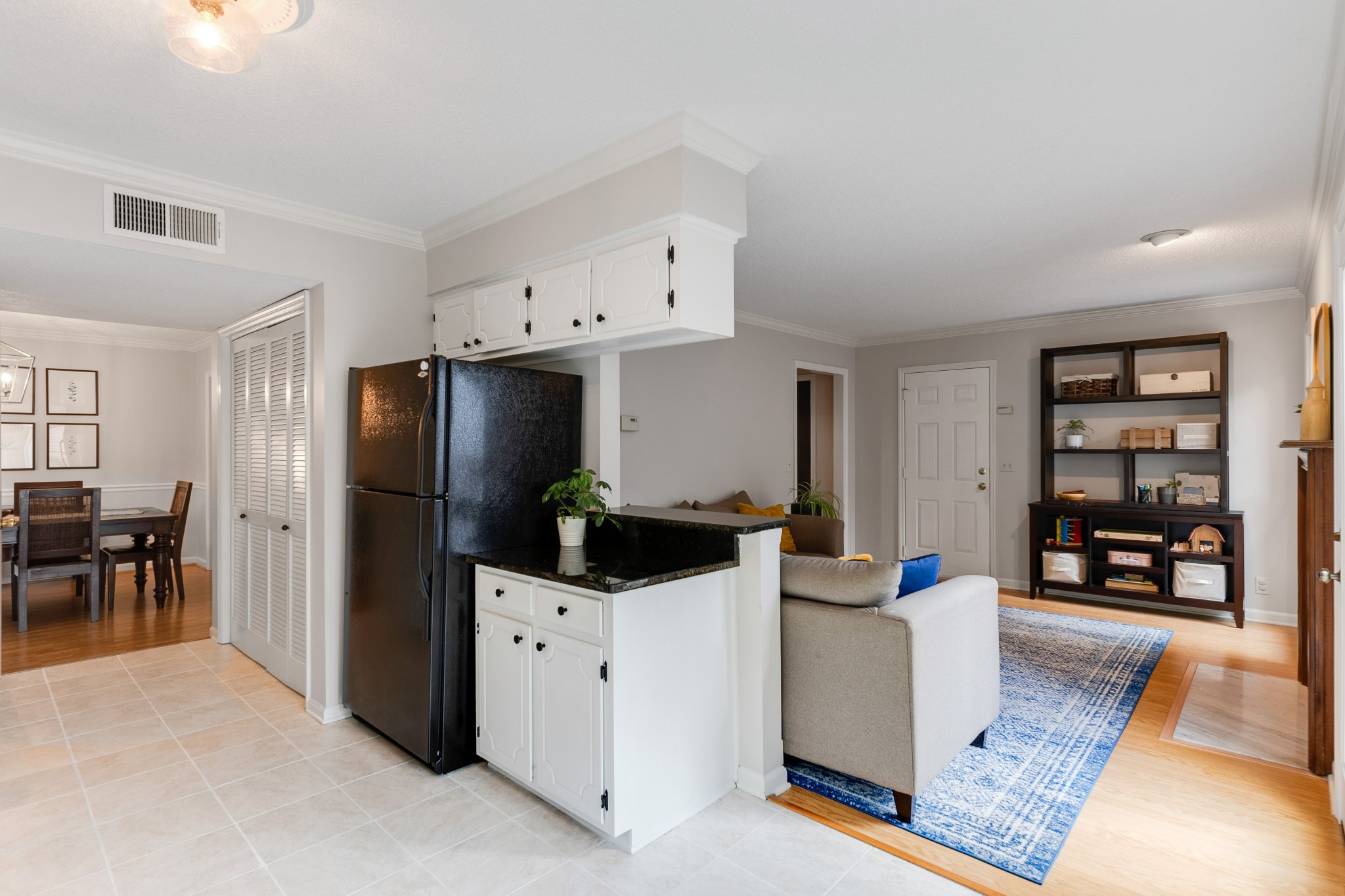 4928 Yorkshire Road Nashville, TN 37211 - Photo 6 of 24 Gallery Image 6