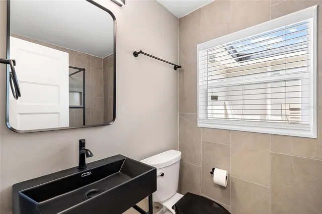 $3,300 | 231 East Madeira Avenue, Madeira Beach, FL 33708