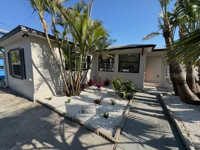 $3,300 | 231 East Madeira Avenue, Madeira Beach, FL 33708