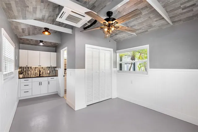 $3,300 | 231 East Madeira Avenue, Madeira Beach, FL 33708