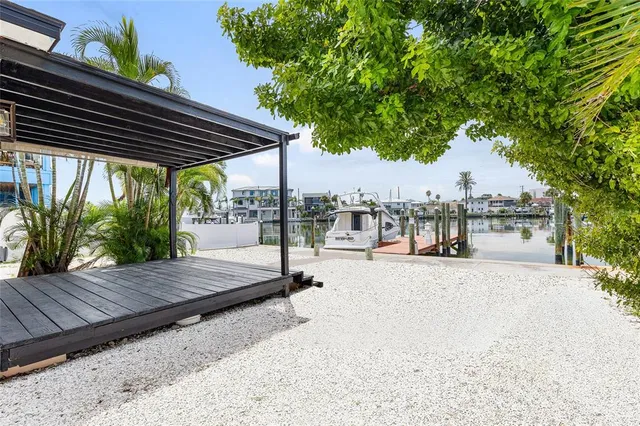 $3,300 | 231 East Madeira Avenue, Madeira Beach, FL 33708