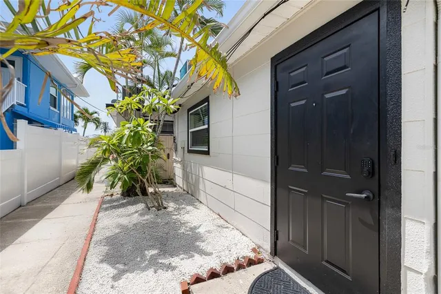 $3,300 | 231 East Madeira Avenue, Madeira Beach, FL 33708