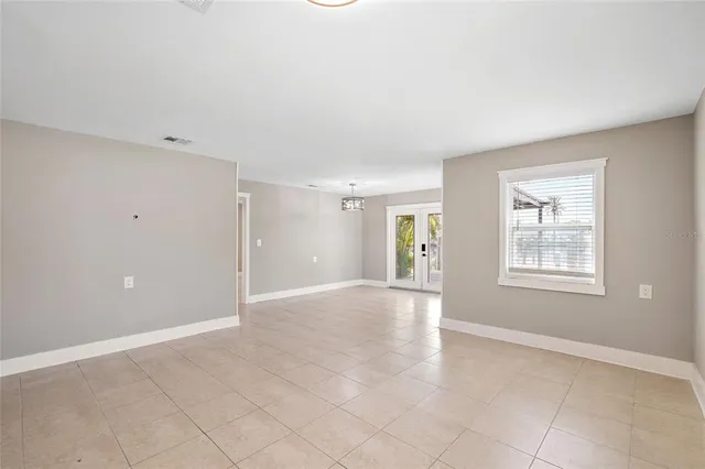 $3,300 | 231 East Madeira Avenue, Madeira Beach, FL 33708