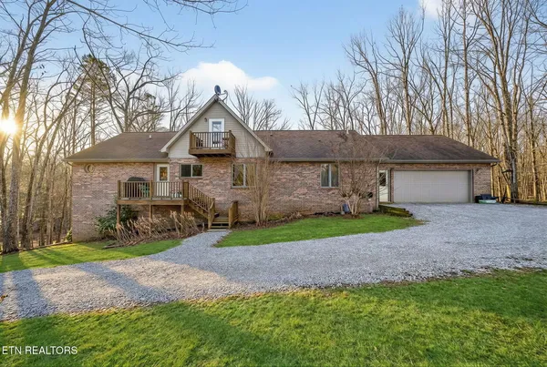 $700,000 | 1086 Pearl Hinds Road, Jamestown, TN 38556