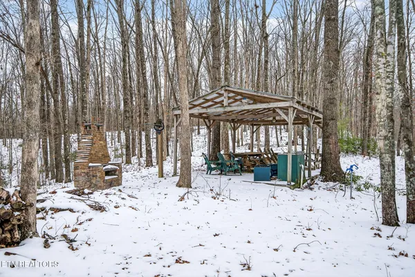 $700,000 | 1086 Pearl Hinds Road, Jamestown, TN 38556