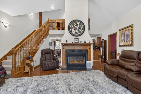 $700,000 | 1086 Pearl Hinds Road, Jamestown, TN 38556