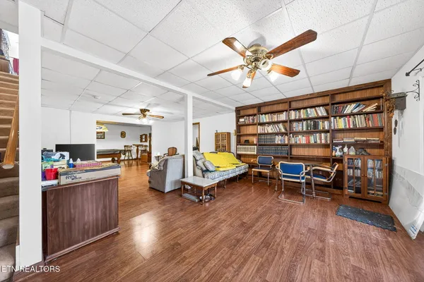 $700,000 | 1086 Pearl Hinds Road, Jamestown, TN 38556