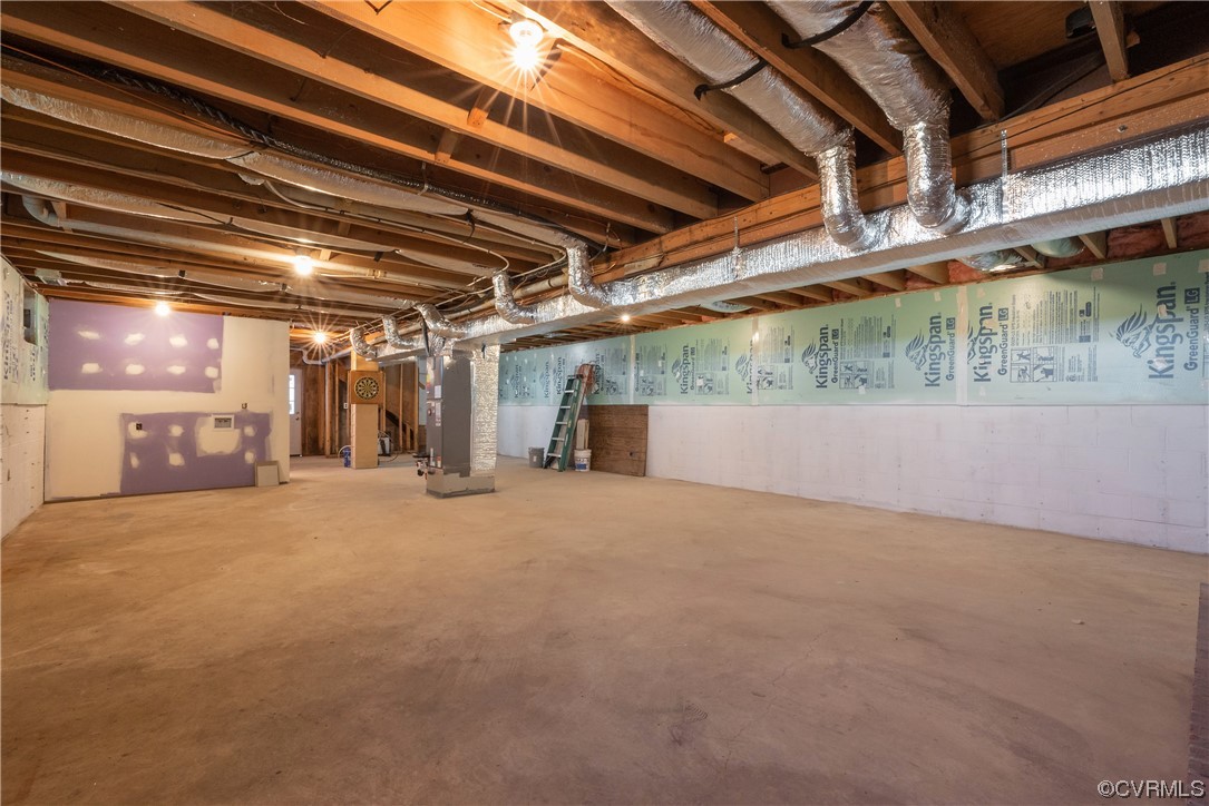 320 Courtney Road Lancaster, VA 22503 - Photo 27 of 43 a view of empty room with wooden ceiling