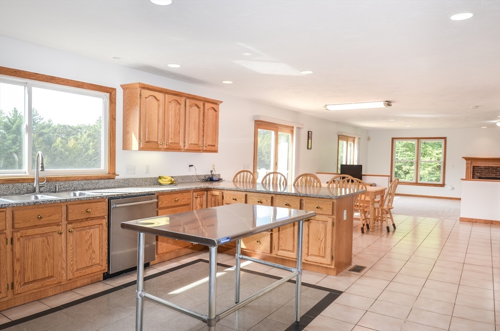 98 Coburn Road Berlin, MA 01503 - Photo 11 of 42 Gallery Image 11