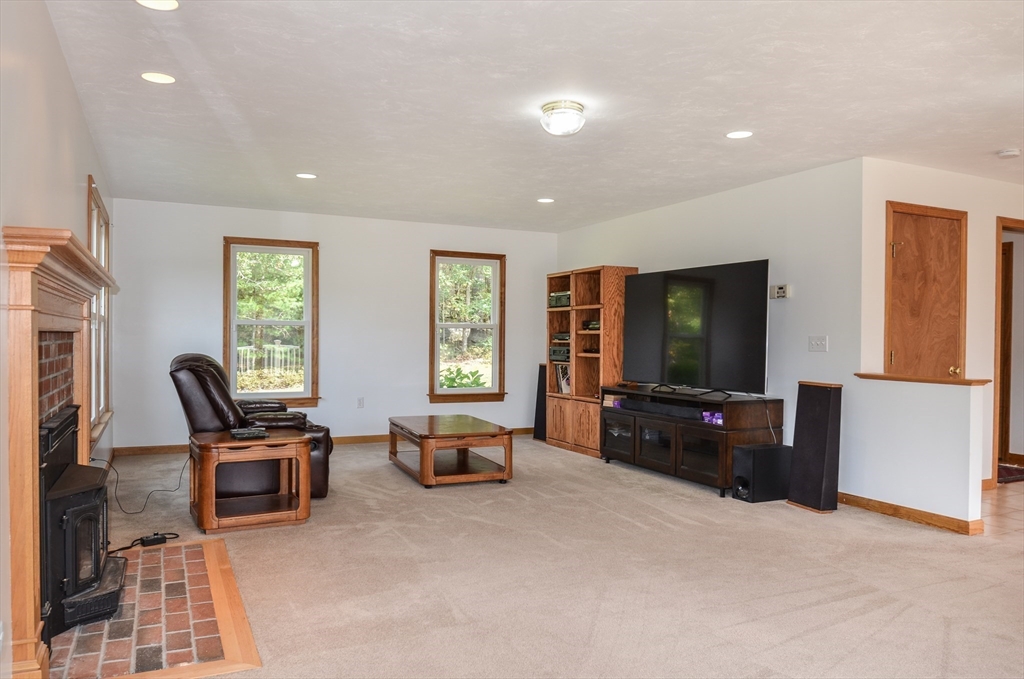 98 Coburn Road Berlin, MA 01503 - Photo 16 of 42 Gallery Image 16