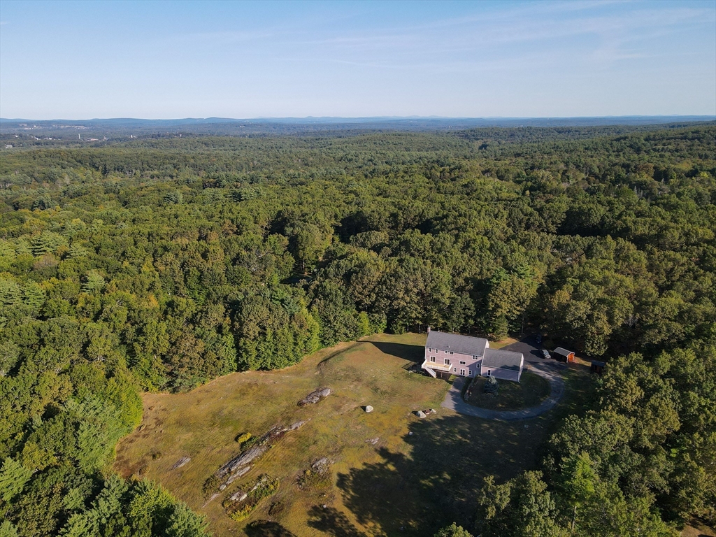 98 Coburn Road Berlin, MA 01503 - Photo 5 of 42 Gallery Image 5