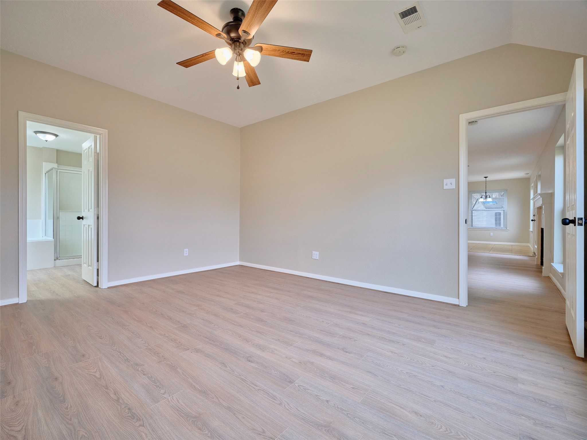 4801 East Columbary Drive Rosenberg, TX 77471 - Photo 21 of 50 a view of an empty room and window