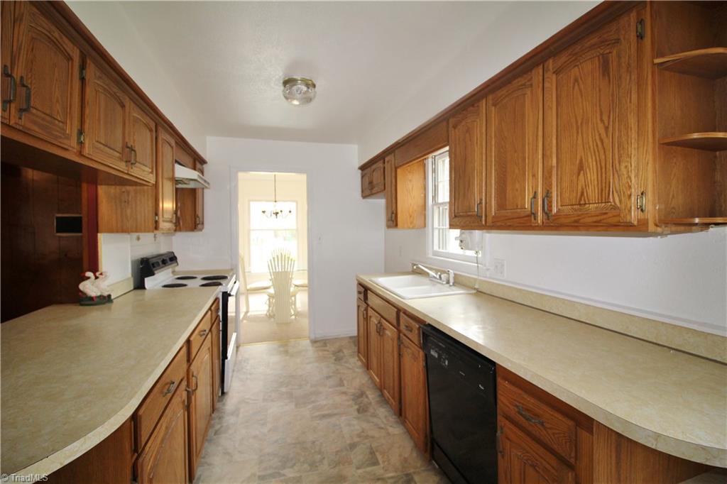3305 Dillon Road Jamestown, NC 27282 - Photo 7 of 15 Gallery Image 7