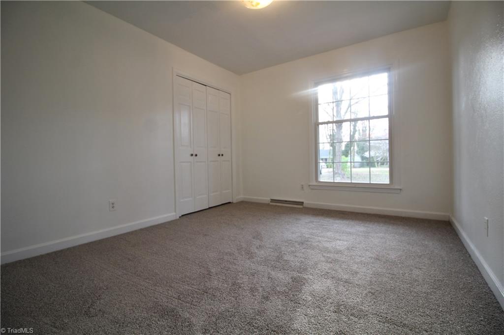 3305 Dillon Road Jamestown, NC 27282 - Photo 9 of 15 Gallery Image 9
