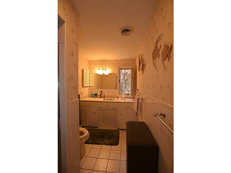 35 Azalea Court Cranston, RI 02921 - Photo 12 of 20 Bathroom.