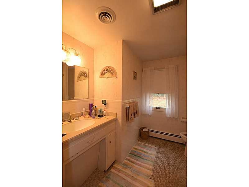 35 Azalea Court Cranston, RI 02921 - Photo 18 of 20 Bathroom.