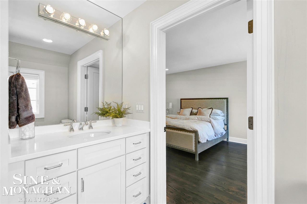 219 Cloverly Road Grosse Pointe, MI 48236 - Photo 45 of 71 50076283-44.JPG