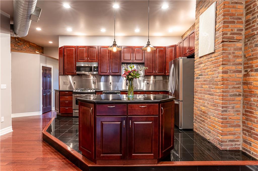 4413 Butler Street, Unit 2 Pittsburgh, PA 15201 - Photo 12 of 25 Gallery Image 12