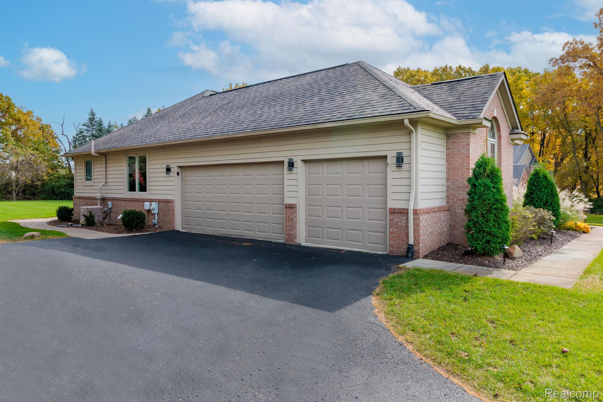 1902 Clover Ridge Drive Howell, MI 48843 - Photo 35 of 46 Gallery Image 35