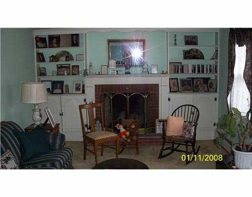 9 West Blue Ridge Road Cranston, RI 02920 - Photo 2 of 8 Living Room.