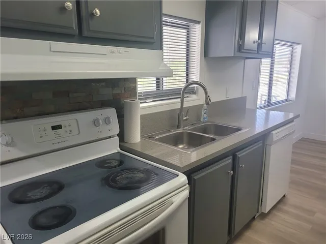 $1,700 | 1060 South Bunch Street, Pahrump, NV 89048