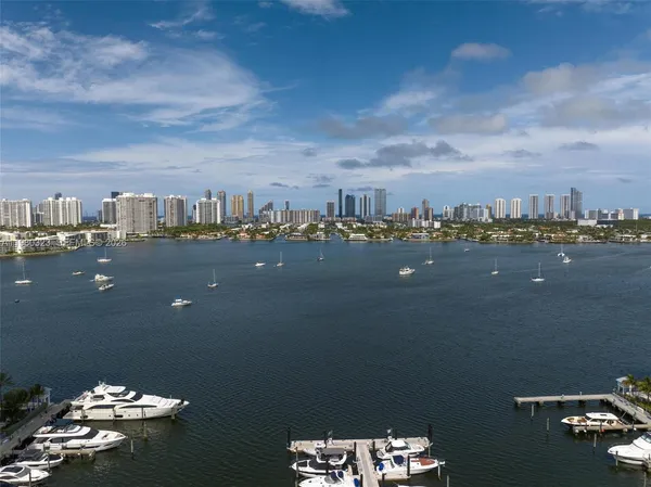 $6,300 | 17111 Biscayne Boulevard, Unit 207, North Miami Beach, FL 33160