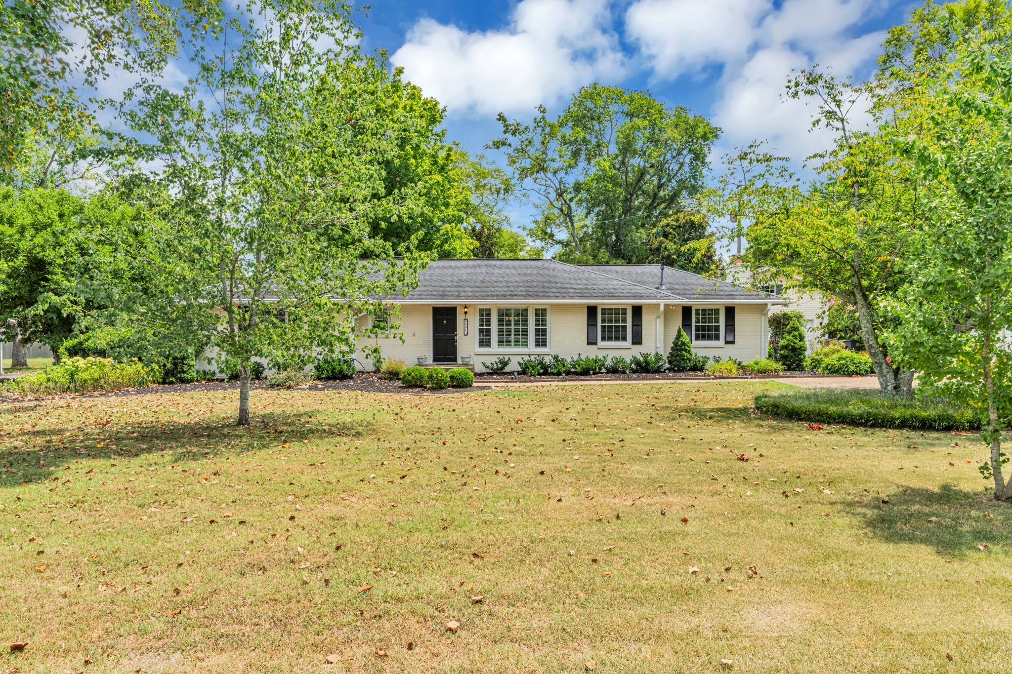 6013 Cargile Road Nashville, TN 37205 - Photo 4 of 64 Gallery Image 4