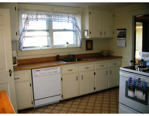 338 Warren Street Needham, MA 02492 - Photo 4 of 8 Gallery Image 4