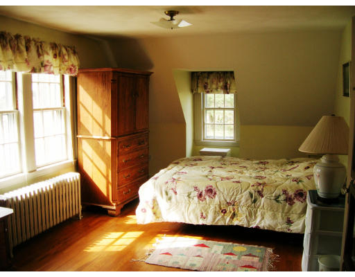 338 Warren Street Needham, MA 02492 - Photo 6 of 8 Gallery Image 6
