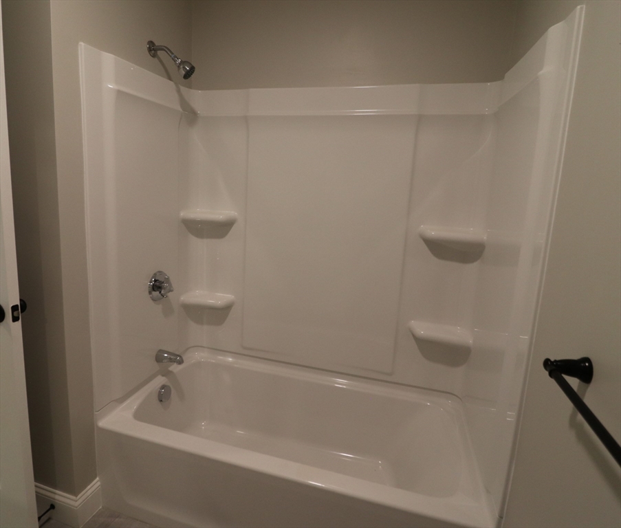 35 Glendale Road, Unit 1 Tiverton, RI 02878 - Photo 14 of 23