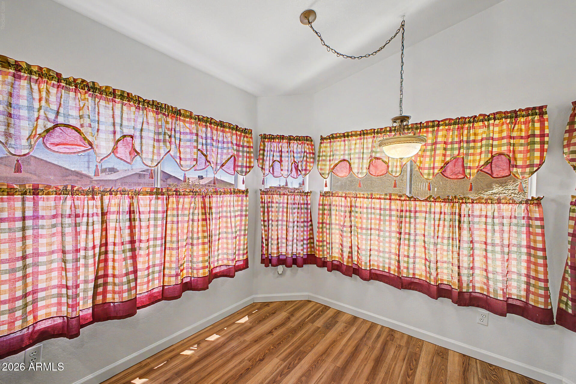10943 West Ruth Avenue Peoria, AZ 85345 - Photo 10 of 30 12 - Ruth