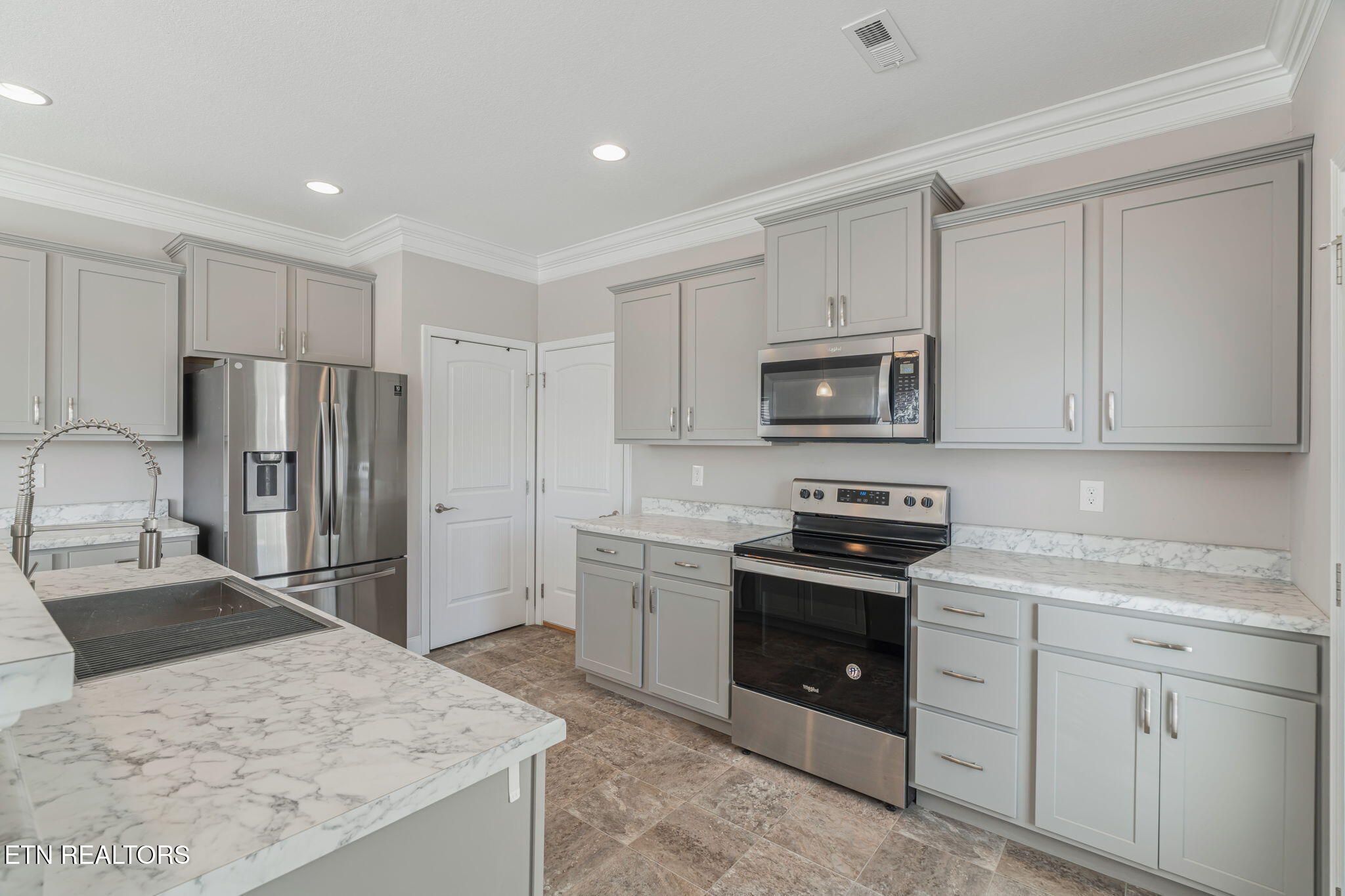 133 Fallberry Street Oak Ridge, TN 37830 - Photo 15 of 60 Kitchen