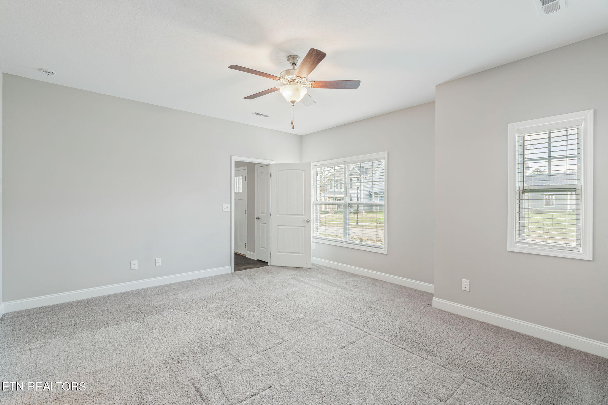 133 Fallberry Street Oak Ridge, TN 37830 - Photo 19 of 60 Main Level Primary