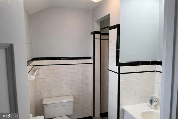 $2,500 | 203 Commonwealth Avenue, Claymont, DE 19703