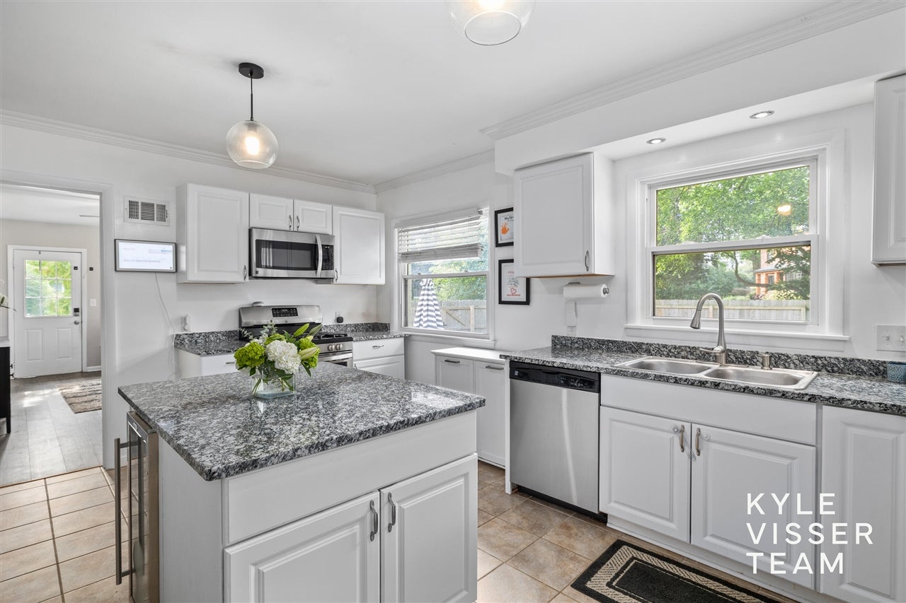 3030 Cascade Road Southeast East Grand Rapids, MI 49506 - Photo 10 of 53 Gallery Image 10
