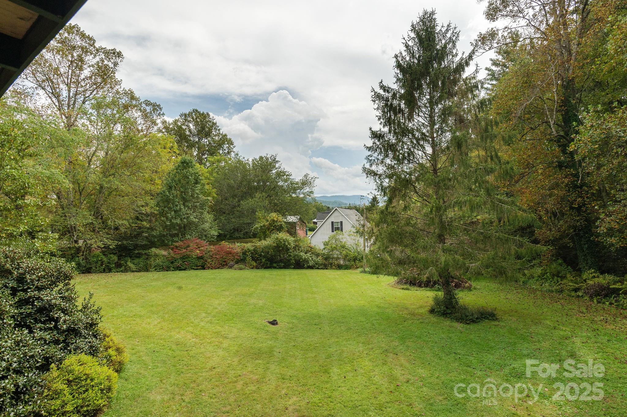 26 Harris Road Fairview, NC 28730 - Photo 11 of 48 Gallery Image 11