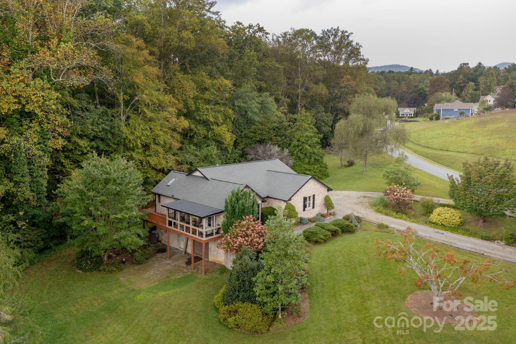 26 Harris Road Fairview, NC 28730 - Photo 3 of 48 Gallery Image 3