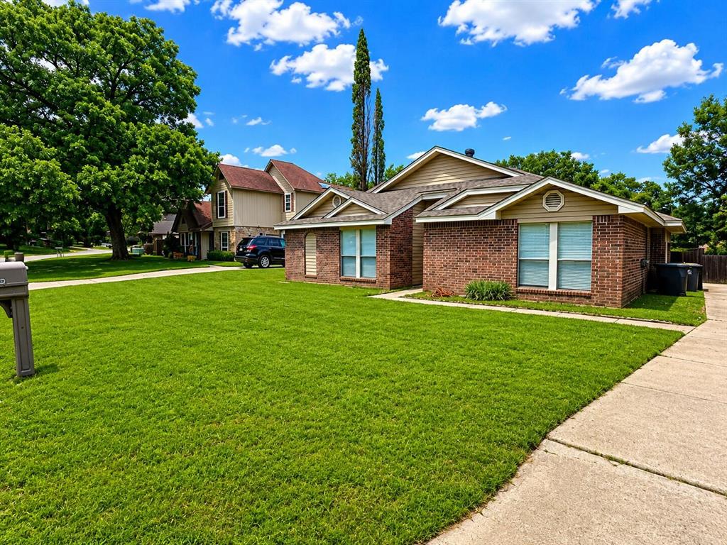 5505 Oak Brook Road Arlington, TX 76016 - Photo 2 of 40